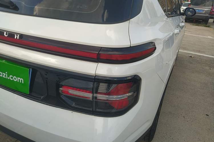 Used Baojun RM-5 2019 1.5T CVT 24-Hour Online Luxury Version 5 Seats Right Rear Taillight