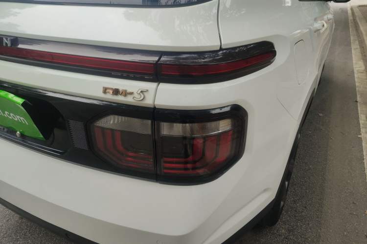 Used Baojun RM-5 2019 1.5T Manual Elite Version with 24-Hour Online Service 7 Seats Right Rear Taillight