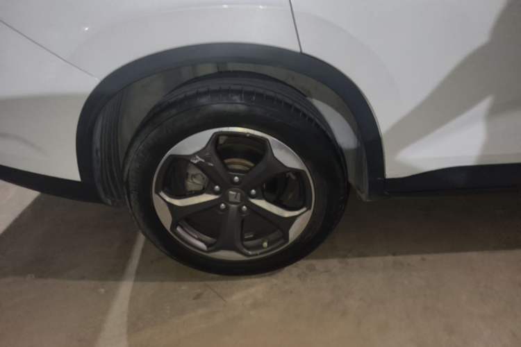 Used Baojun RM-5 2019 1.5T CVT 24-Hour Online Prestige Version 5 Seats Right Rear Wheel Hub