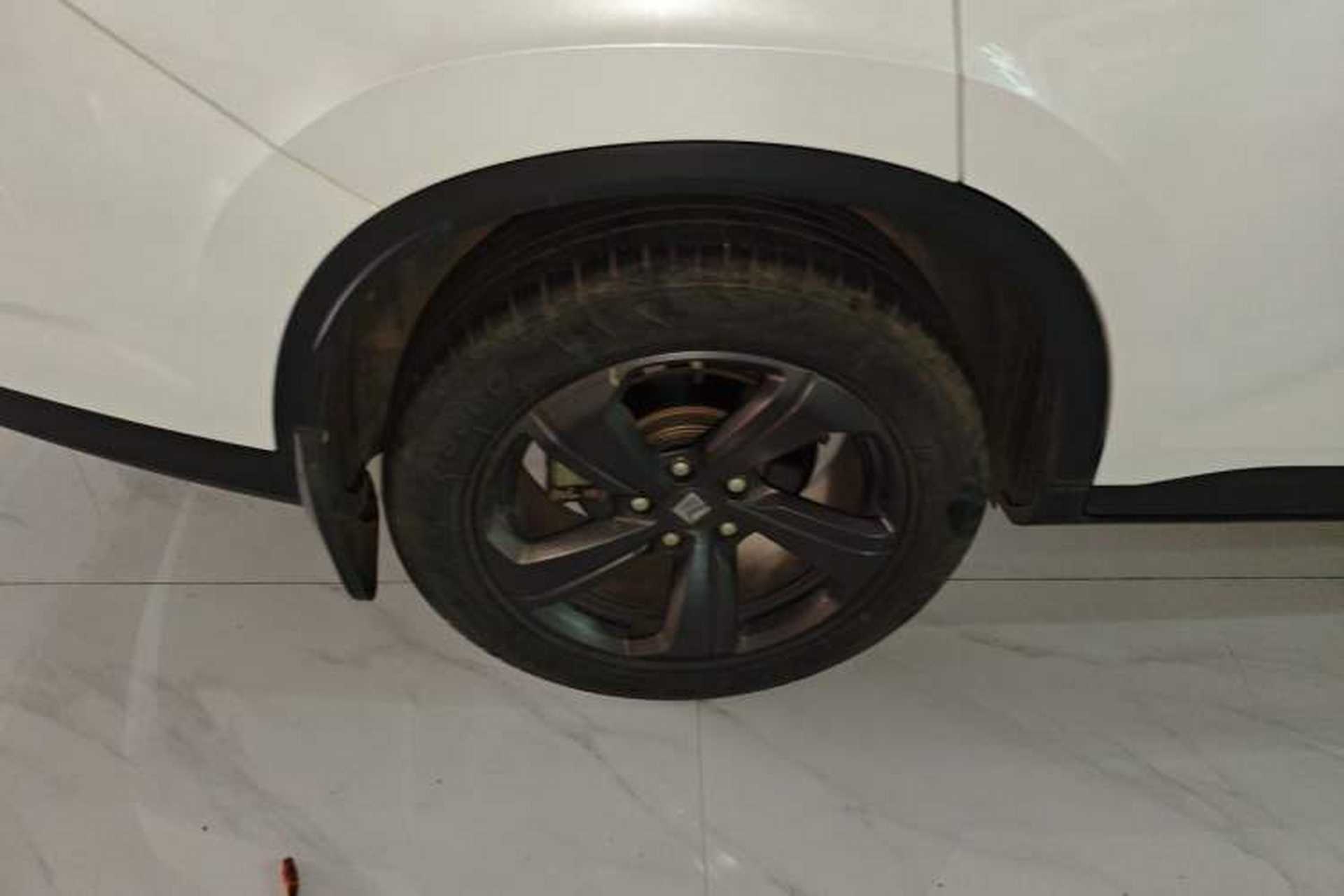 Used Baojun RM-5 2019 1.5T CVT Elite Version with 24-Hour Online Service 6 Seats Right Rear Wheel Hub