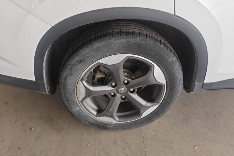 Used Baojun RM-5 2019 1.5T CVT 24-Hour Online Prestige Version 6 Seats Right Rear Wheel Hub
