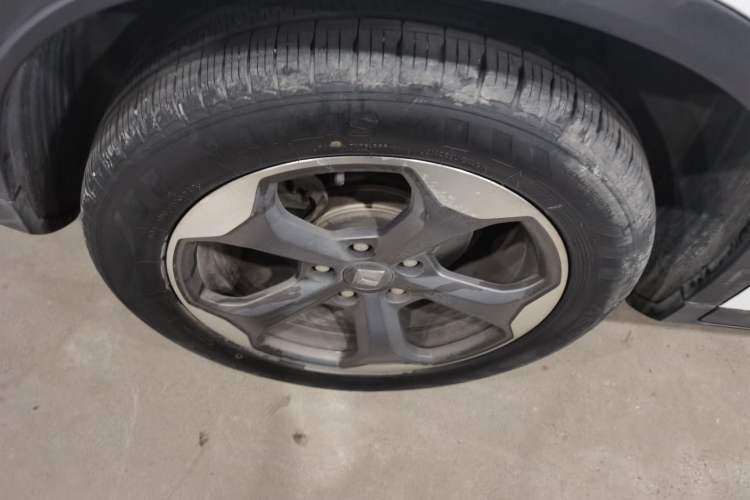 Used Baojun RM-5 2019 1.5T CVT 24-Hour Online Prestige Version 5 Seats Right Rear Wheel Hub