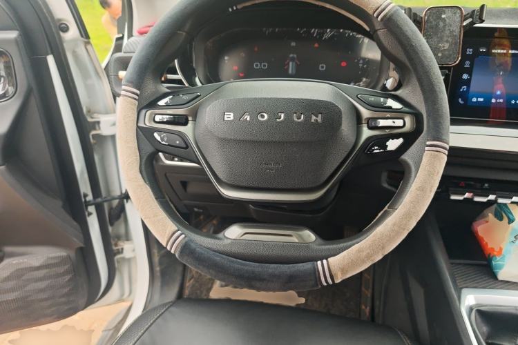 Used Baojun RM-5 2019 1.5L Manual Elite Version with 24-Hour Online Service 7 Seats Steering Wheel