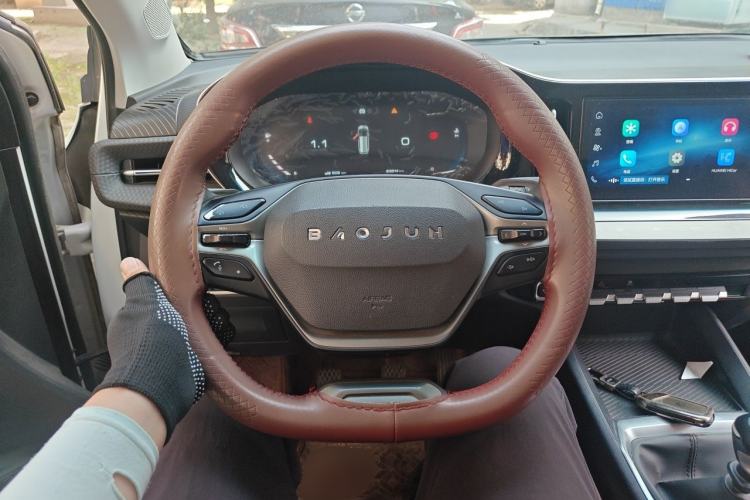 Used Baojun RM-5 2019 1.5T Manual Elite Version with 24-Hour Online Service 6 Seats Steering Wheel