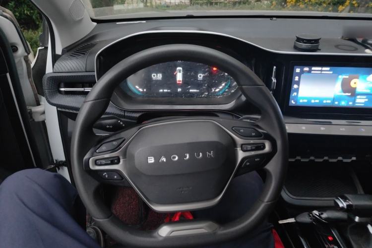 Used Baojun RM-5 2019 1.5T CVT Elite Version with 24-Hour Online Service 6 Seats Steering Wheel