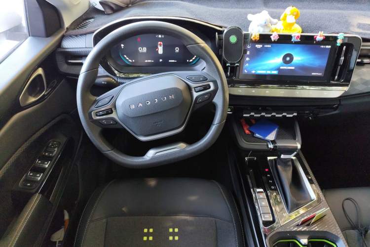 Used Baojun RM-5 2019 1.5T CVT Elite Version with 24-Hour Online Service 7 Seats Steering Wheel