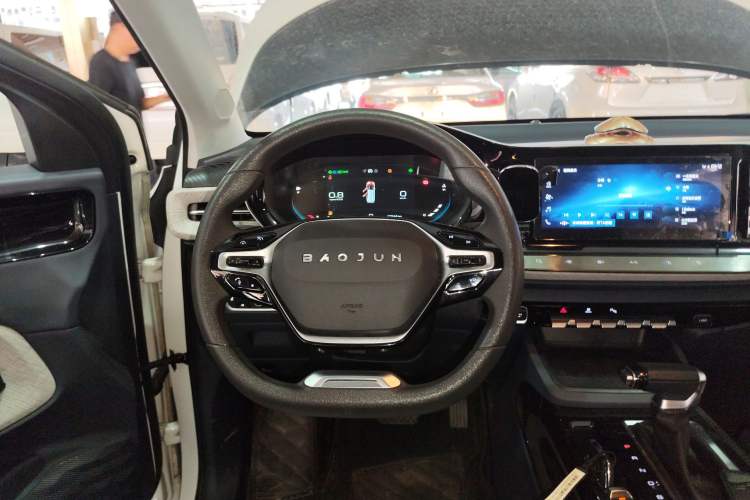 Used Baojun RM-5 2019 1.5T CVT 24-Hour Online Luxury Version 6 Seats Steering Wheel