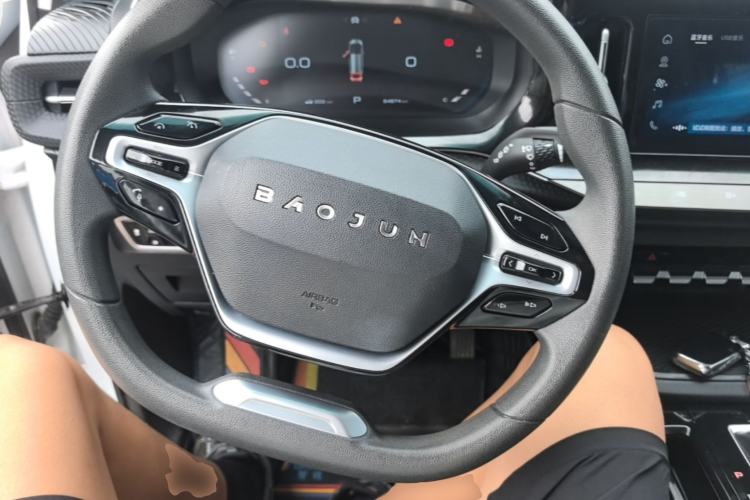 Used Baojun RM-5 2019 1.5T CVT Elite Version with 24-Hour Online Service 5 Seats Steering Wheel