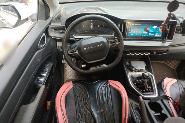 Used Baojun RM-5 2019 1.5T Manual Elite Version with 24-Hour Online Service 7 Seats Steering Wheel