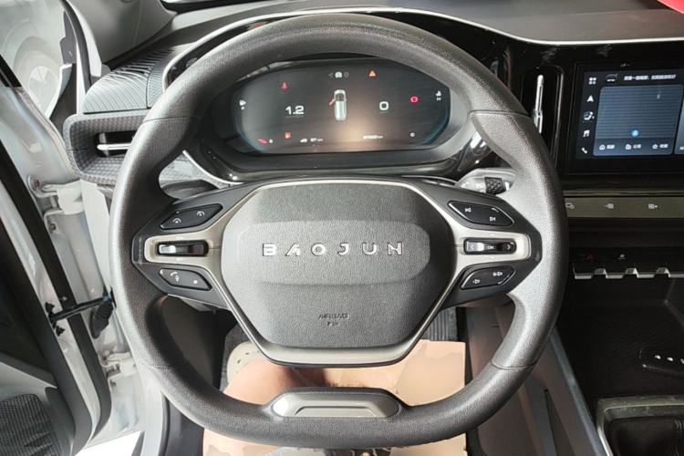 Used Baojun RM-5 2019 1.5T Manual Elite Version with 24-Hour Online Service 6 Seats Steering Wheel