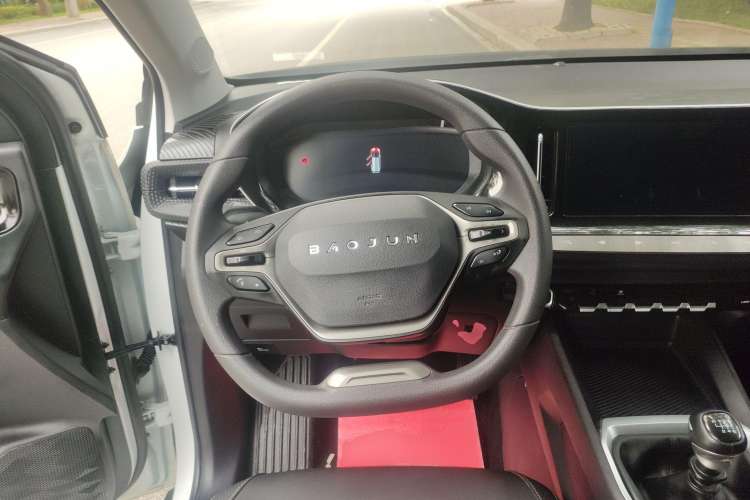 Used Baojun RM-5 2019 1.5T Manual Elite Version with 24-Hour Online Service 7 Seats Steering Wheel
