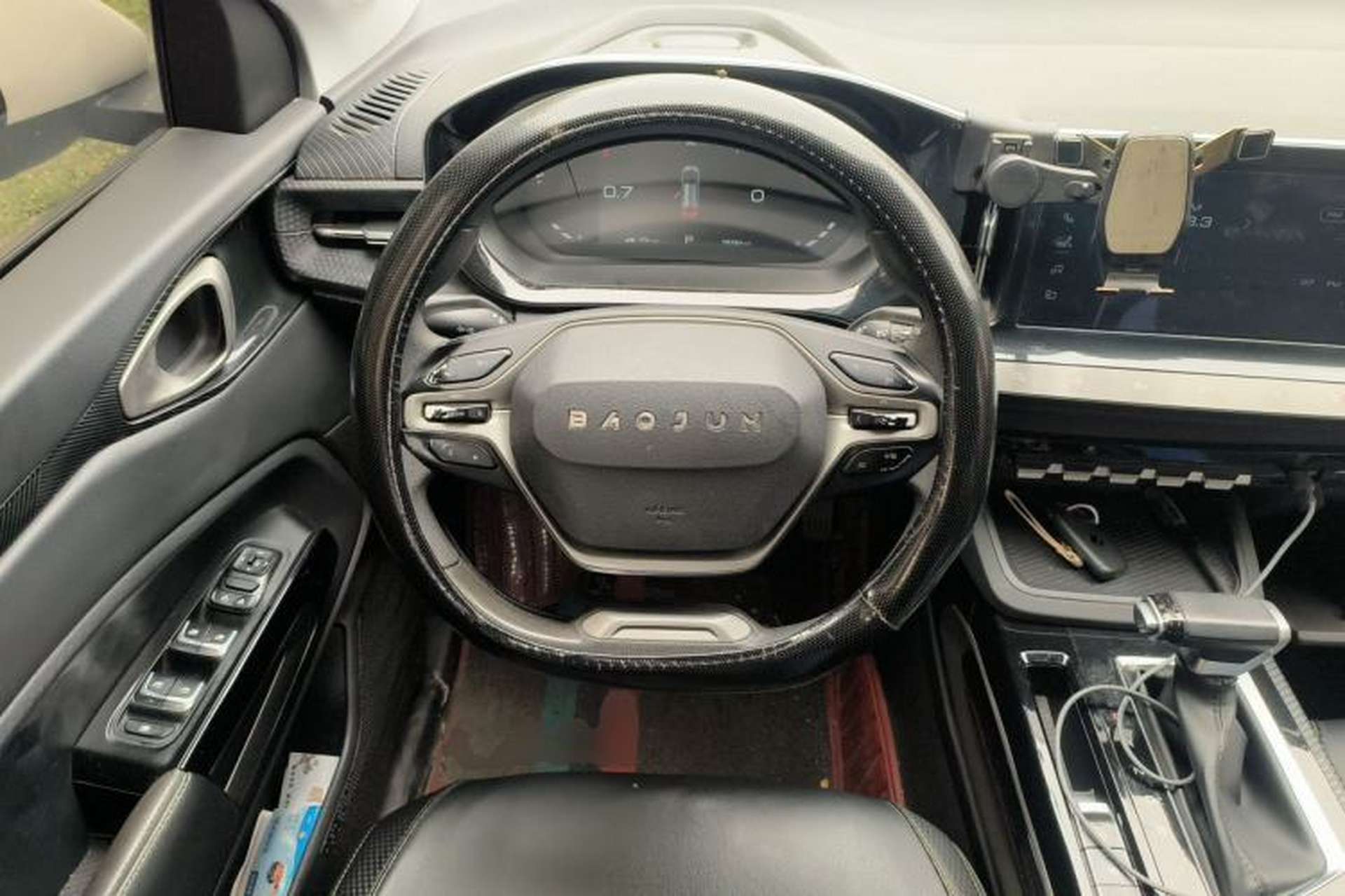 Used Baojun RM-5 2019 1.5T CVT Elite Version with 24-Hour Online Service 6 Seats Steering Wheel