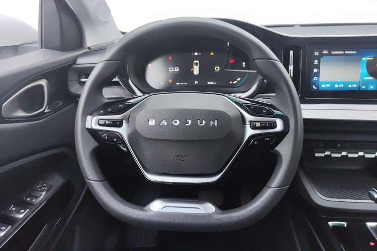 Used Baojun RM-5 2019 1.5T CVT Elite Version with 24-Hour Online Service 7 Seats Steering Wheel