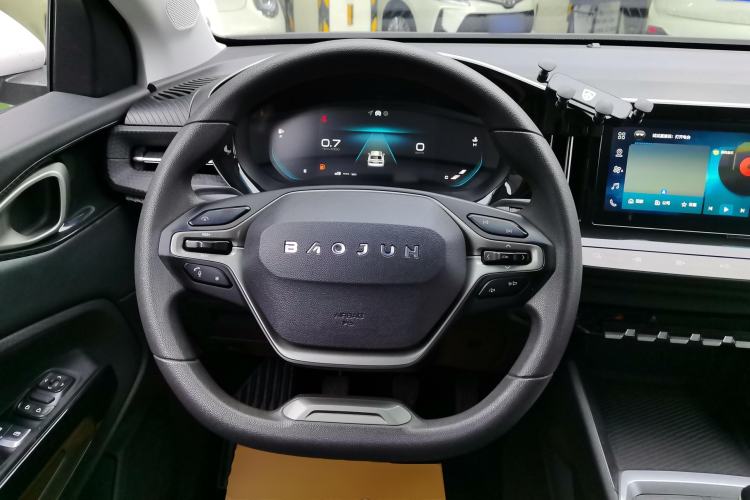 Used Baojun RM-5 2019 1.5T Manual Elite Version with 24-Hour Online Service 6 Seats Steering Wheel