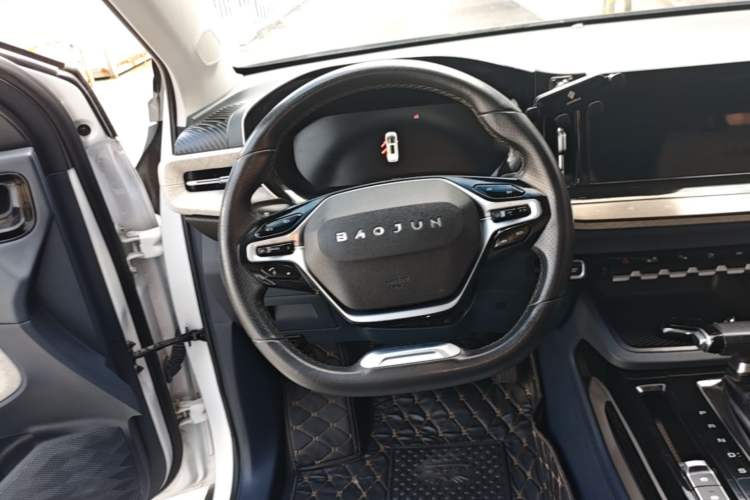 Used Baojun RM-5 2019 1.5T CVT 24-Hour Online Prestige Version 6 Seats Steering Wheel