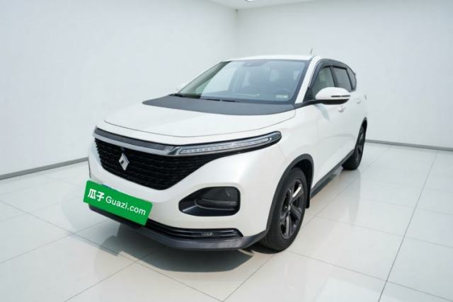 Ojetý Baojun RM-5 2019 1.5L CVT Elite Version with 24-hour Online Service 6 Seats