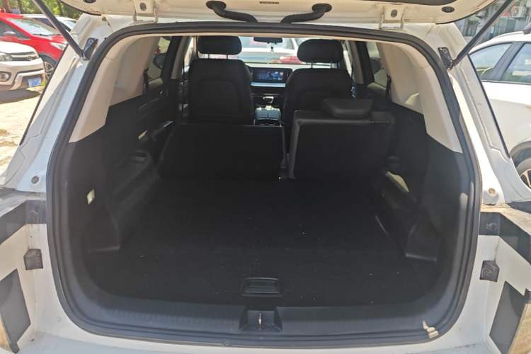 Used Baojun RM-5 2019 1.5T CVT Elite Version with 24-Hour Online Service 5 Seats Trunk