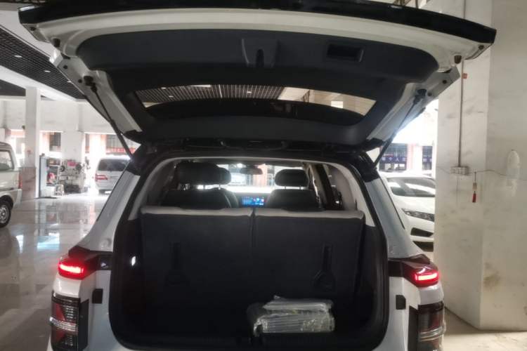 Used Baojun RM-5 2019 1.5T CVT 24-Hour Online Luxury Version 6 Seats Trunk