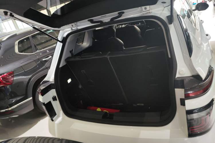Used Baojun RM-5 2019 1.5T Manual Elite Version with 24-Hour Online Service 6 Seats Trunk