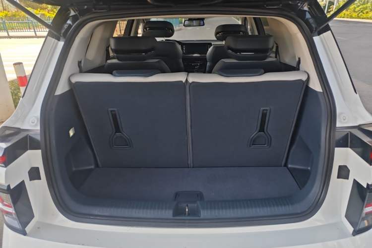 Used Baojun RM-5 2019 1.5T CVT 24-Hour Online Prestige Version 6 Seats Trunk