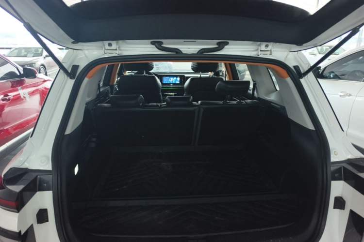 Used Baojun RM-5 2019 1.5T CVT Elite Version with 24-Hour Online Service 5 Seats Trunk