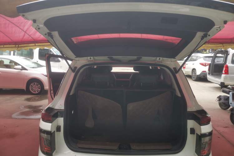 Used Baojun RM-5 2019 1.5T Manual Elite Version with 24-Hour Online Service 6 Seats Trunk