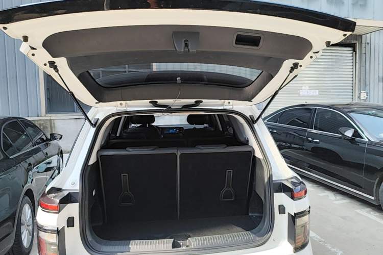 Used Baojun RM-5 2019 1.5T Manual Elite Version with 24-Hour Online Service 7 Seats Trunk