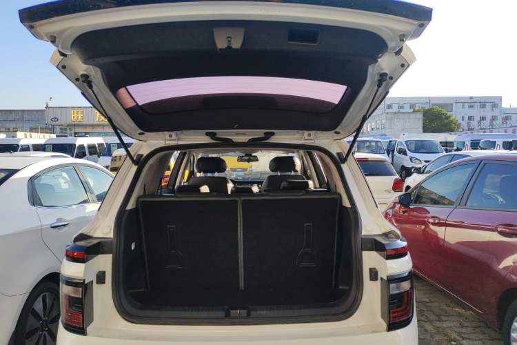 Used Baojun RM-5 2019 1.5T Manual Elite Version with 24-Hour Online Service 7 Seats Trunk