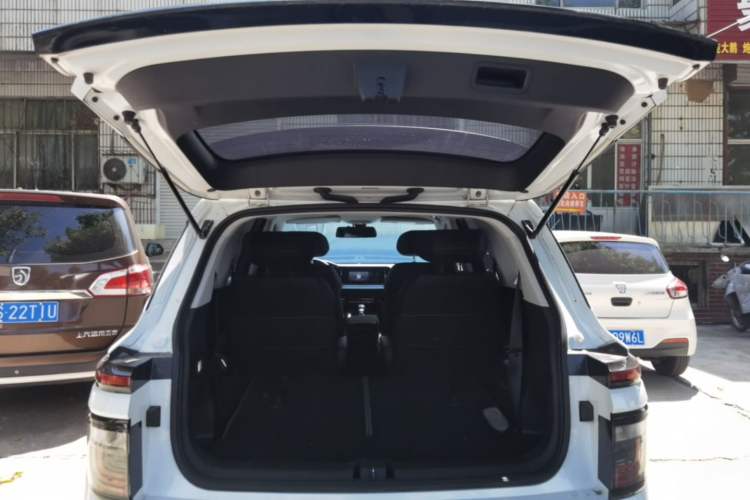 Used Baojun RM-5 2019 1.5T Manual Elite Version with 24-Hour Online Service 6 Seats Trunk