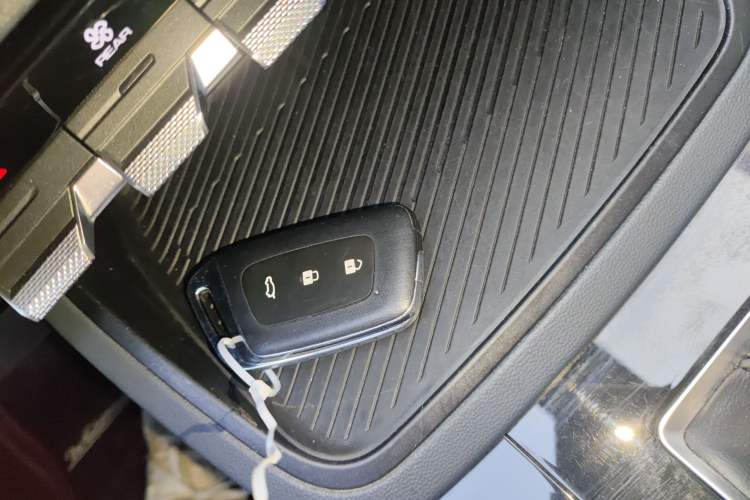 Used Baojun RM-5 2019 1.5T CVT 24-Hour Online Luxury Version 6 Seats Vehicle Key