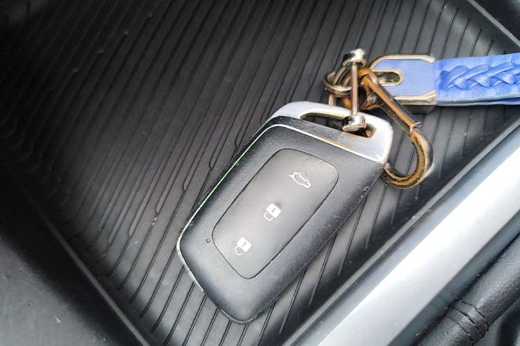 Used Baojun RM-5 2019 1.5T Manual Elite Version with 24-Hour Online Service 7 Seats Vehicle Key
