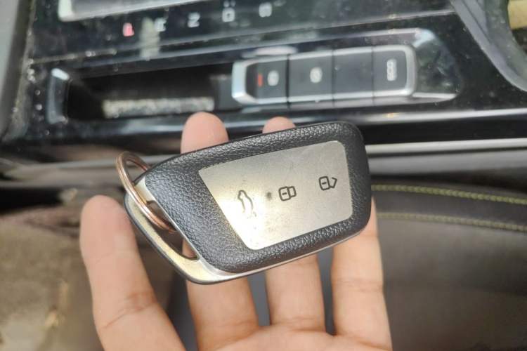 Used Baojun RM-5 2019 1.5T CVT Elite Version with 24-Hour Online Service 6 Seats Vehicle Key