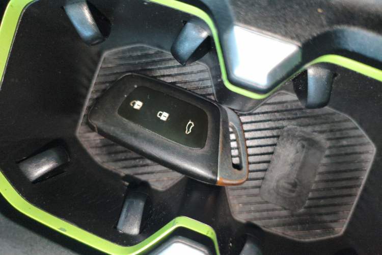 Used Baojun RM-5 2019 1.5T CVT Elite Version with 24-Hour Online Service 6 Seats Vehicle Key