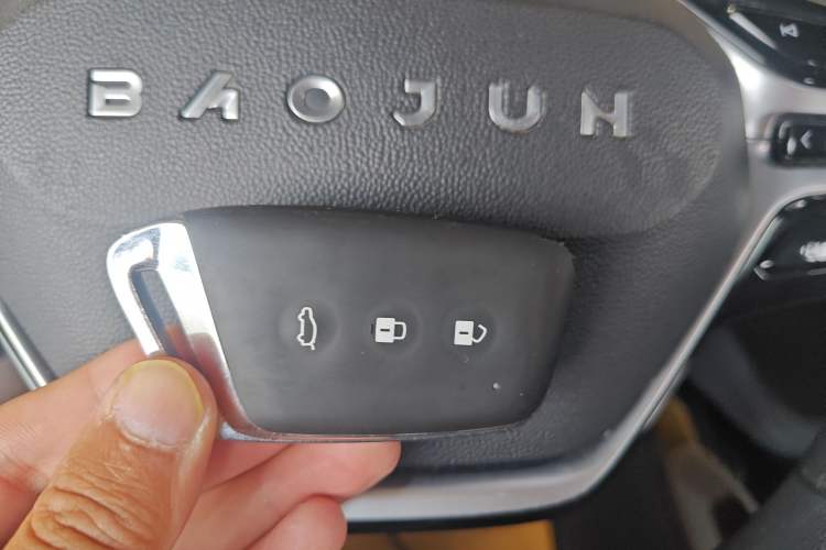 Used Baojun RM-5 2019 1.5T CVT 24-Hour Online Luxury Version 6 Seats Vehicle Key