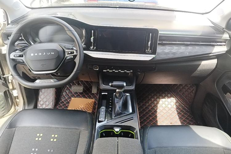 Used Baojun RM-5 2019 1.5L CVT Elite Version with 24-Hour Online Service 7 Seats Center Console