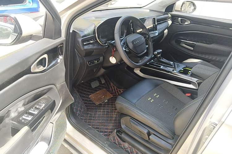 Used Baojun RM-5 2019 1.5L CVT Elite Version with 24-Hour Online Service 7 Seats Driver Seat