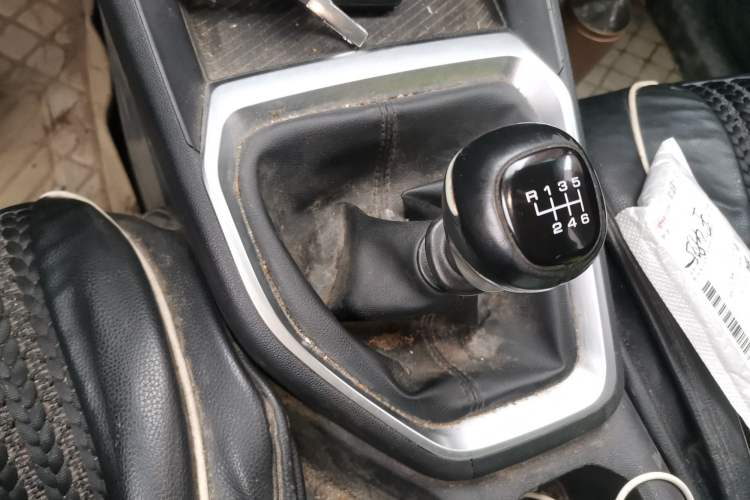 Used Baojun RM-5 2019 1.5L Manual Elite Edition with 24-hour Online Service 5 Seats Gear Lever