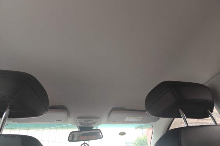 Used Baojun RM-5 2019 1.5T Manual Elite Version with 24-Hour Online Service 6 Seats Headliner