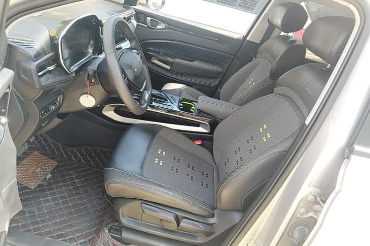 Used Baojun RM-5 2019 1.5L CVT Elite Version with 24-Hour Online Service 7 Seats Left Front Seat