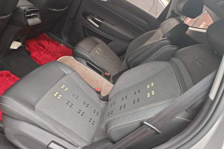 Used Baojun RM-5 2019 1.5T Manual Elite Version with 24-Hour Online Service 6 Seats Left Rear Seat
