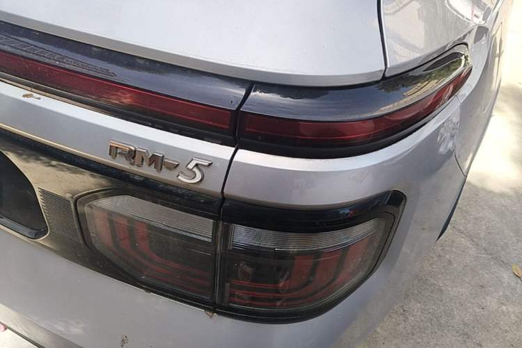 Used Baojun RM-5 2019 1.5L CVT Elite Version with 24-Hour Online Service 7 Seats Right Rear Taillight