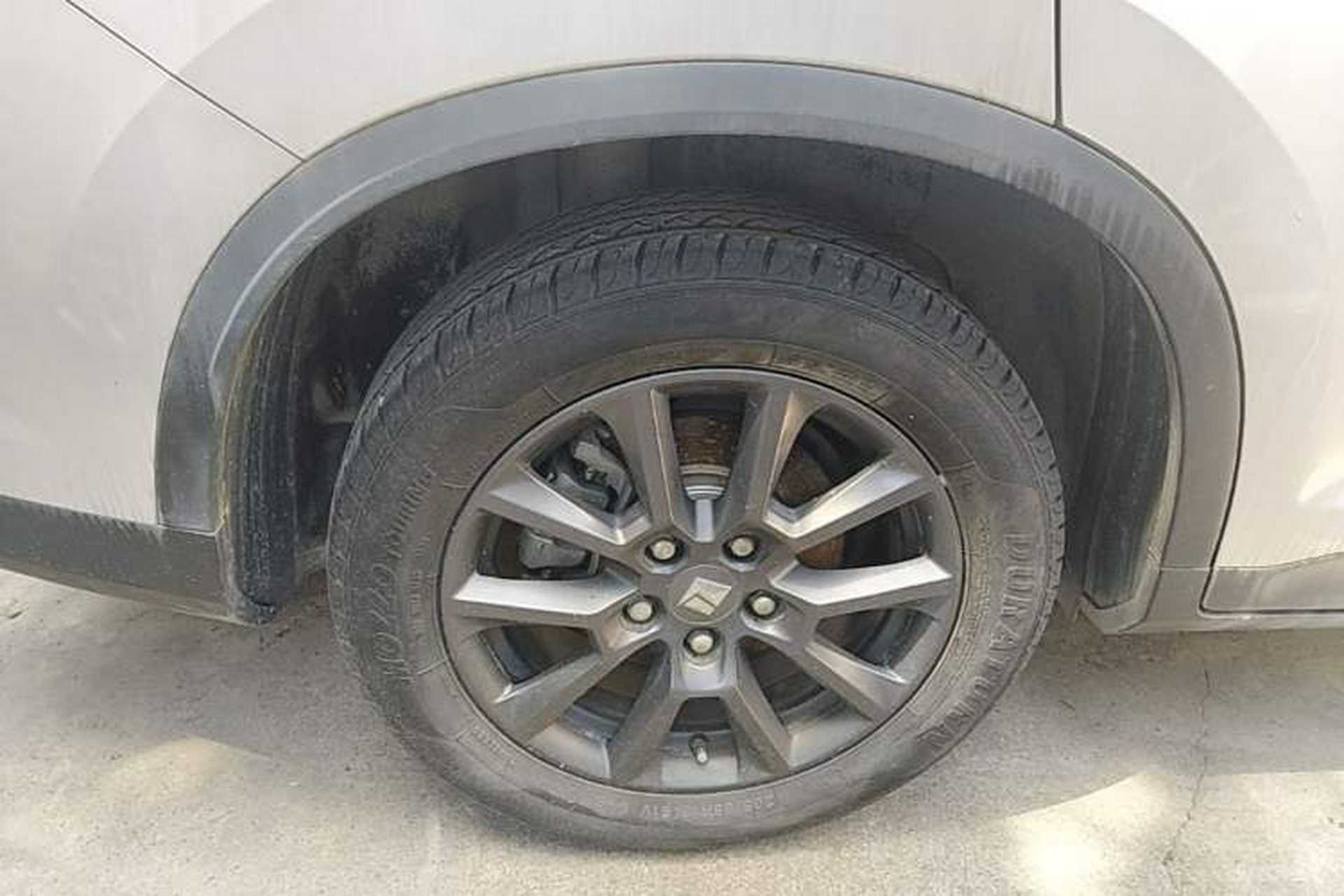 Used Baojun RM-5 2019 1.5L CVT Elite Version with 24-Hour Online Service 7 Seats Right Rear Wheel Hub