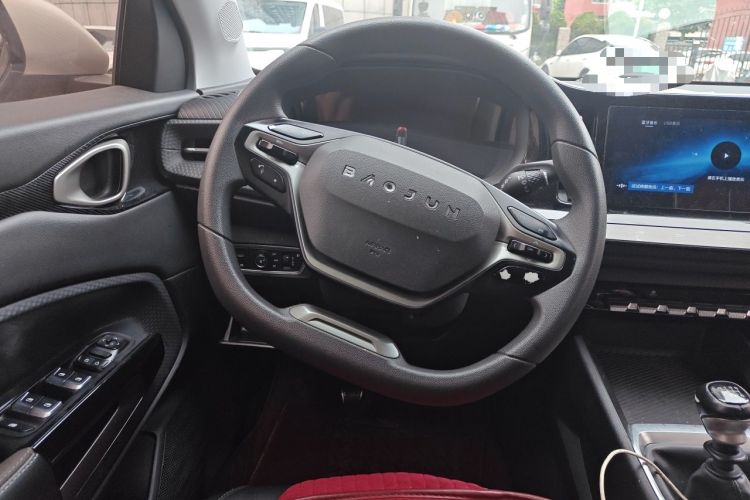 Used Baojun RM-5 2019 1.5T Manual Elite Version with 24-Hour Online Service 6 Seats Steering Wheel