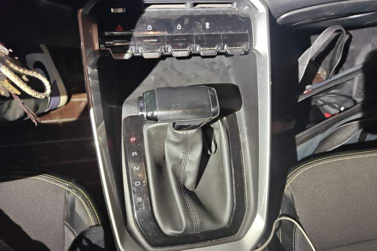 Used Baojun RS-3 2022 SOODA 1.5L CVT Pioneer Edition Gear Lever