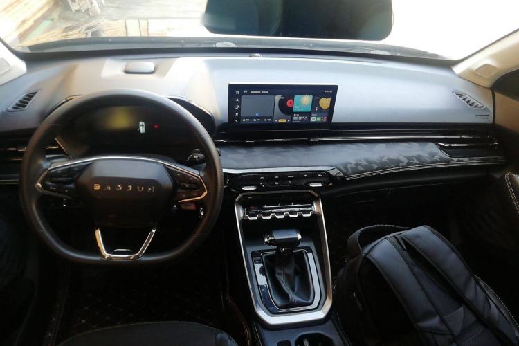 Used Baojun RS-3 2020 1.5L CVT Elite Version with 24-Hour Online Service Center Console