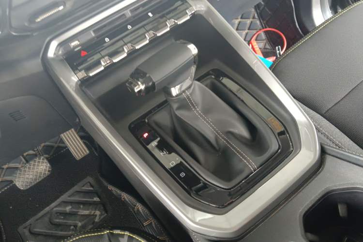 Used Baojun RS-3 2020 1.5L CVT Smart Elite Edition Gear Lever