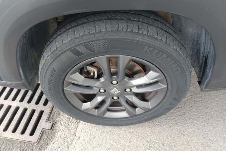 Used Baojun RS-3 2020 1.5L CVT Smart Elite Edition Left Front Wheel Hub