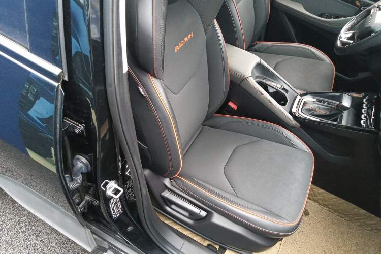 Used Baojun RS-3 2020 1.5L CVT 24-Hour Online Luxury Edition Right Front Seat