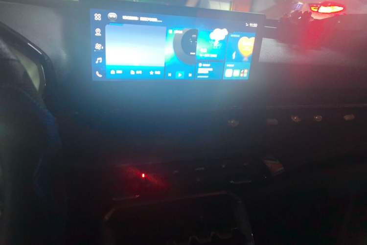 Used Baojun RS-3 2020 1.5L Manual Elite Version with 24-Hour Online Service Audio And AC Panel
