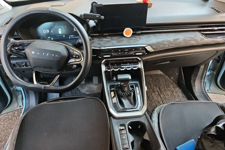 Used Baojun RS-3 2020 1.5L CVT Smart Elite Edition Center Console